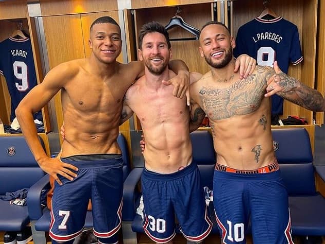 Mbappé e mais 11: o clube dos 400 gols na carreira