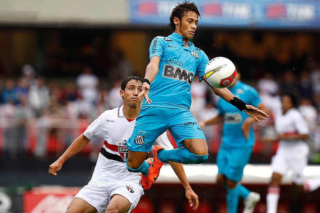 Freguês ou carrasco? O retrospecto de Neymar contra o seu time