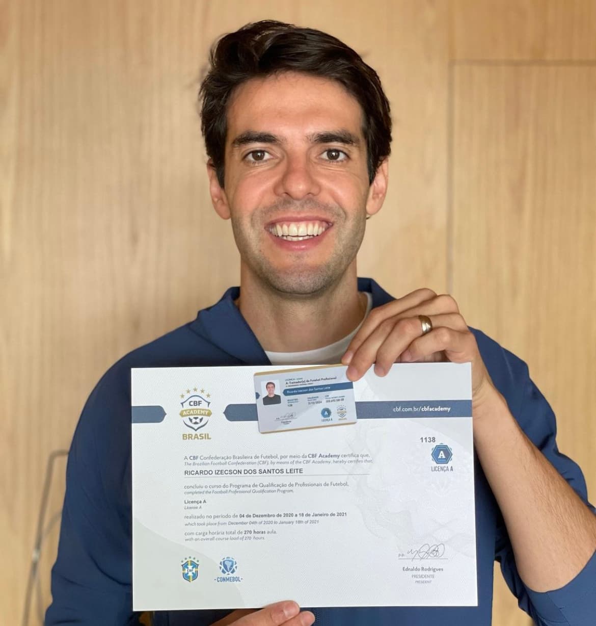 Kaká admite convites da CBF e do São Paulo e pensa em ser dono de time