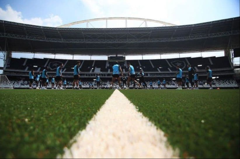 Neymar, Gabigol e Lucas se unem em protesto a gramados sintéticos