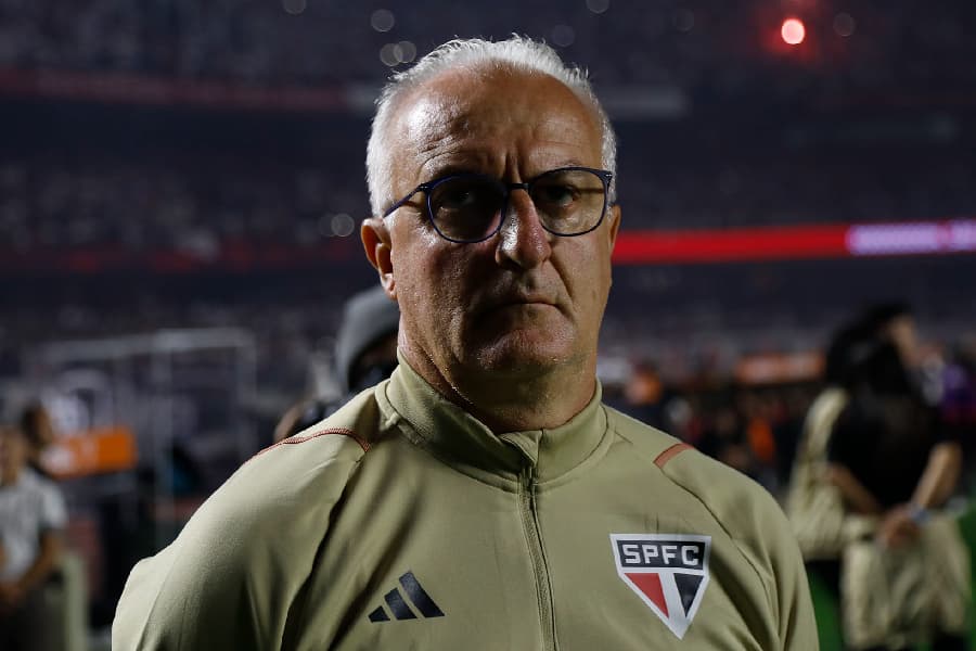 Na seleção, Dorival vive ‘déjà vu’ como bombeiro e salvador da pátria