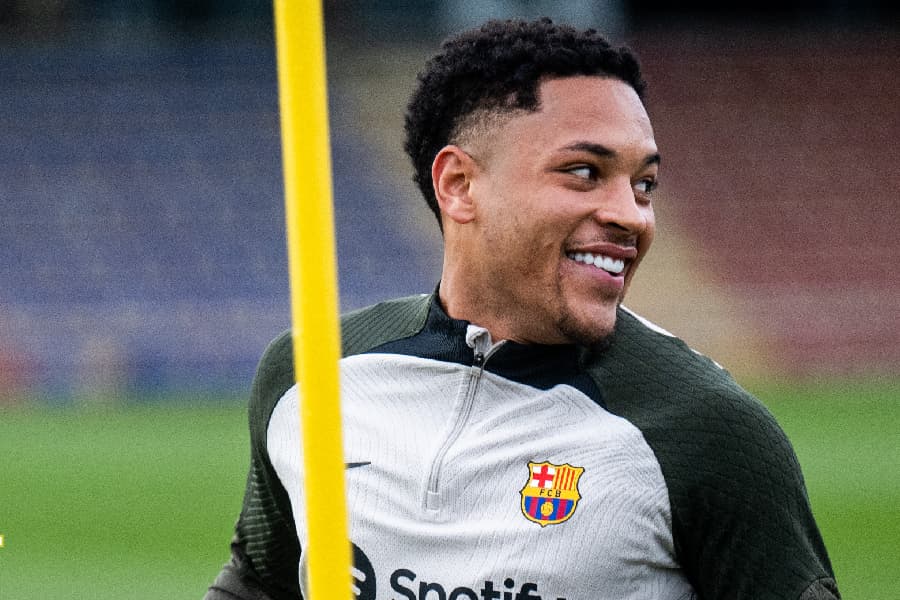 Vitor Roque é inscrito pelo Barcelona e pode estrear nesta quinta