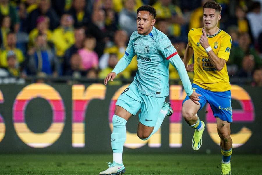 Vitor Roque estreia no Barcelona com vitória diante do Las Palmas