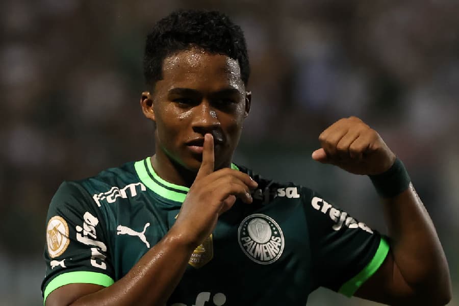 Endrick lembra ‘coro de campeão’ e diz que jogava para calar críticos