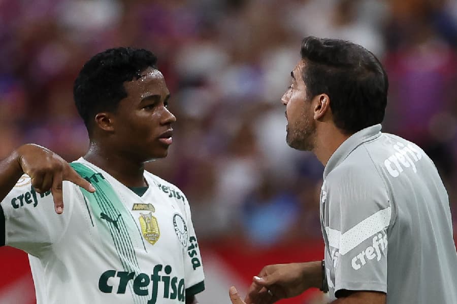 Endrick cita apoio de Abel em mau momento no Palmeiras: ‘Estava abalado’