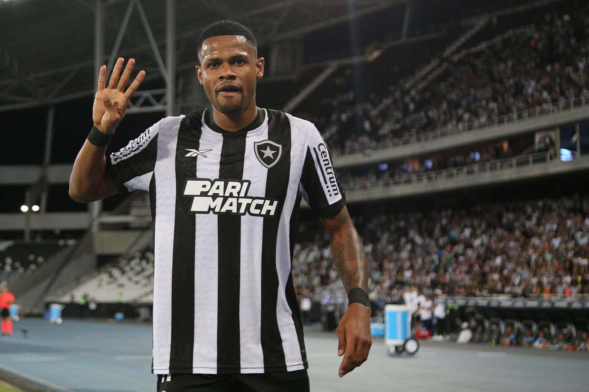 Botafogo dá resposta, avança na Libertadores com goleada e vai pegar o Bragantino