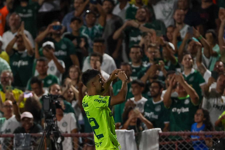 Flaco López se aproxima de melhor marca no Palmeiras e celebra boa fase