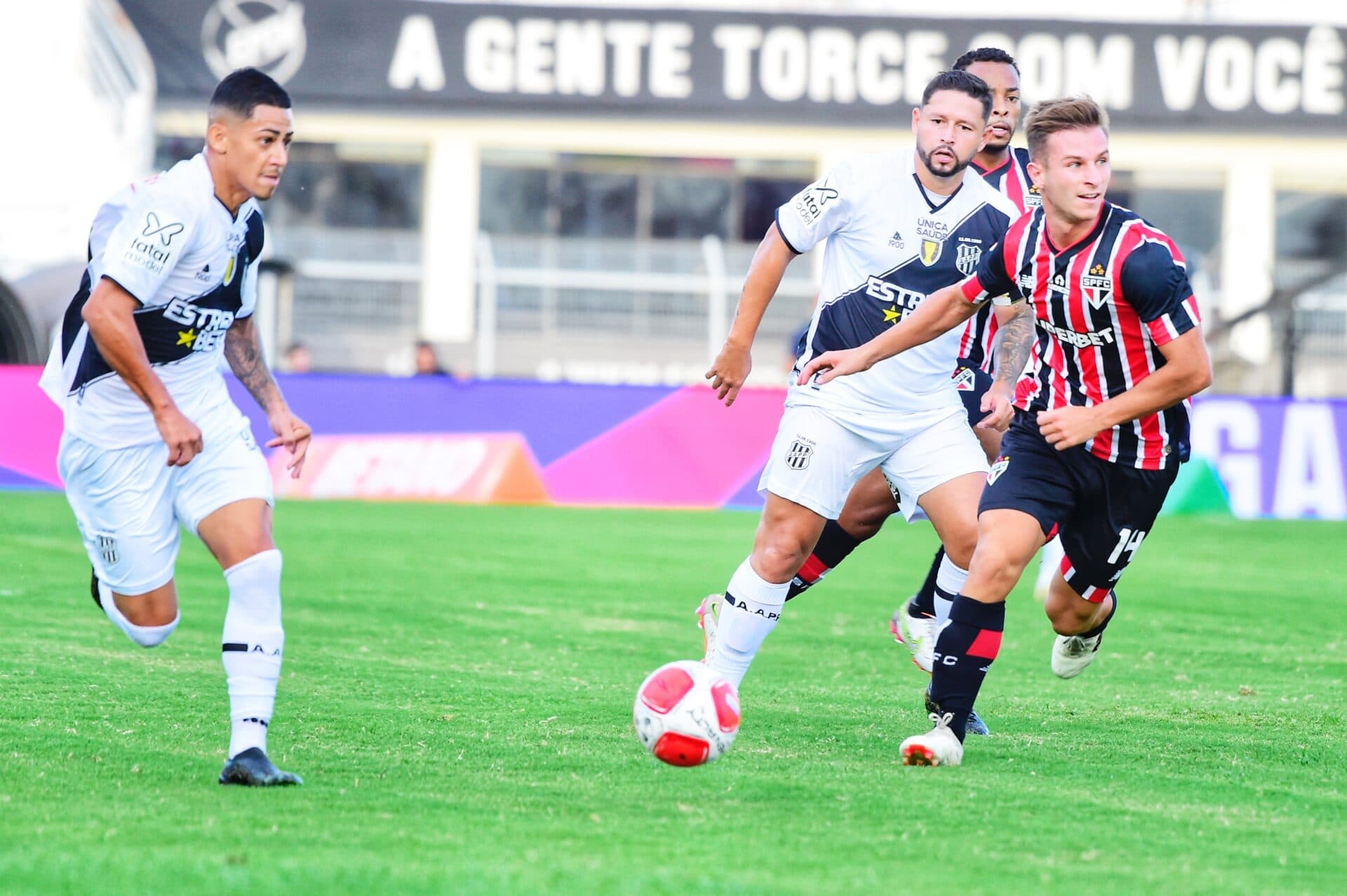 Ponte Preta vence e derruba invencibilidade do São Paulo no Paulistão
