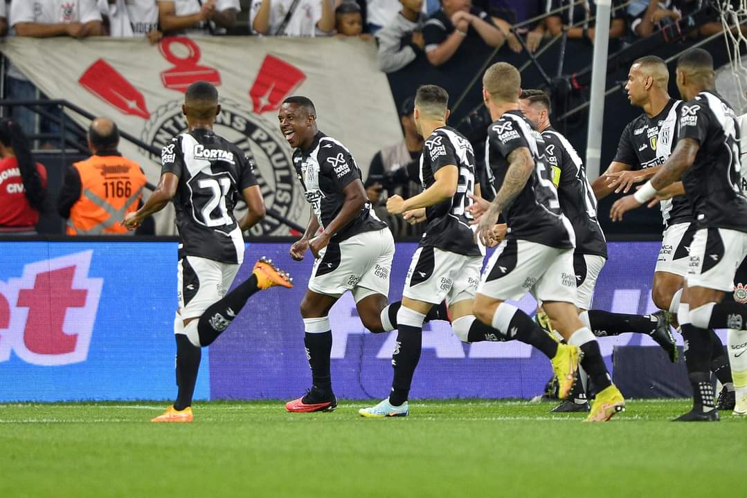 Ponte Preta bate o Corinthians, que se afasta da vaga de classificação no Paulistão