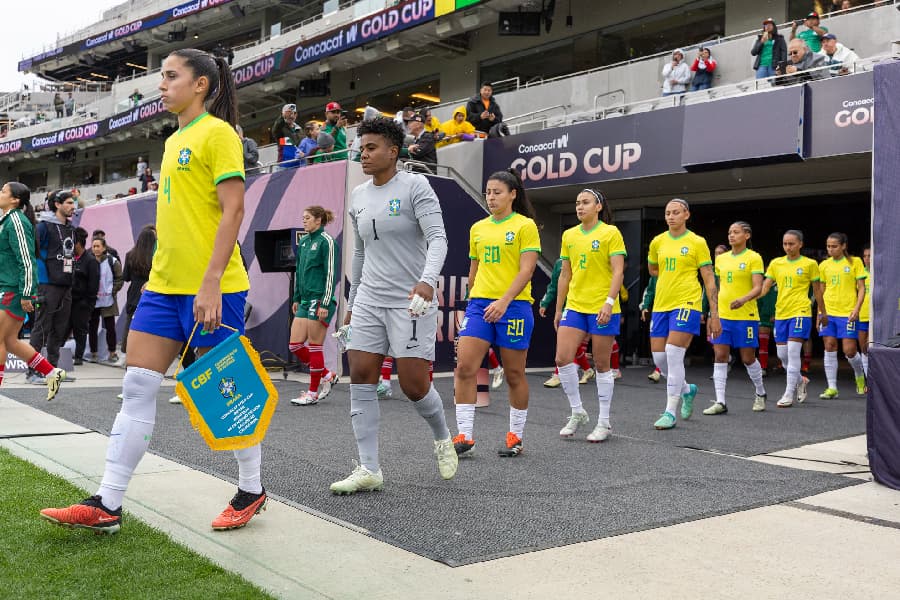 Brasil enfrenta EUA em busca de 1º título da Copa Ouro; saiba onde assistir