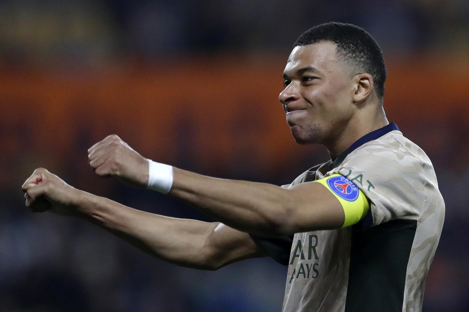 Jornal francês revela o salário de Mbappé e de outros craques da Ligue 1