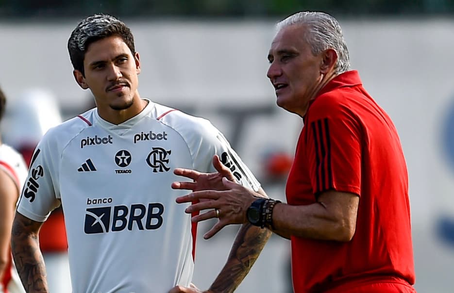 Flamengo de Tite alia ‘retranca’ com ataque implacável no Carioca