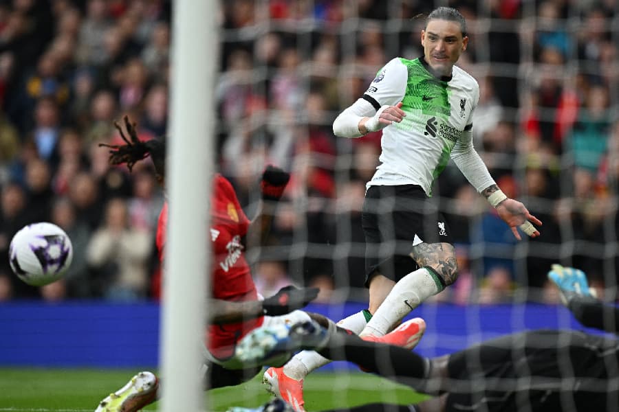 Premier League adotará tecnologia semi-automática de impedimentos