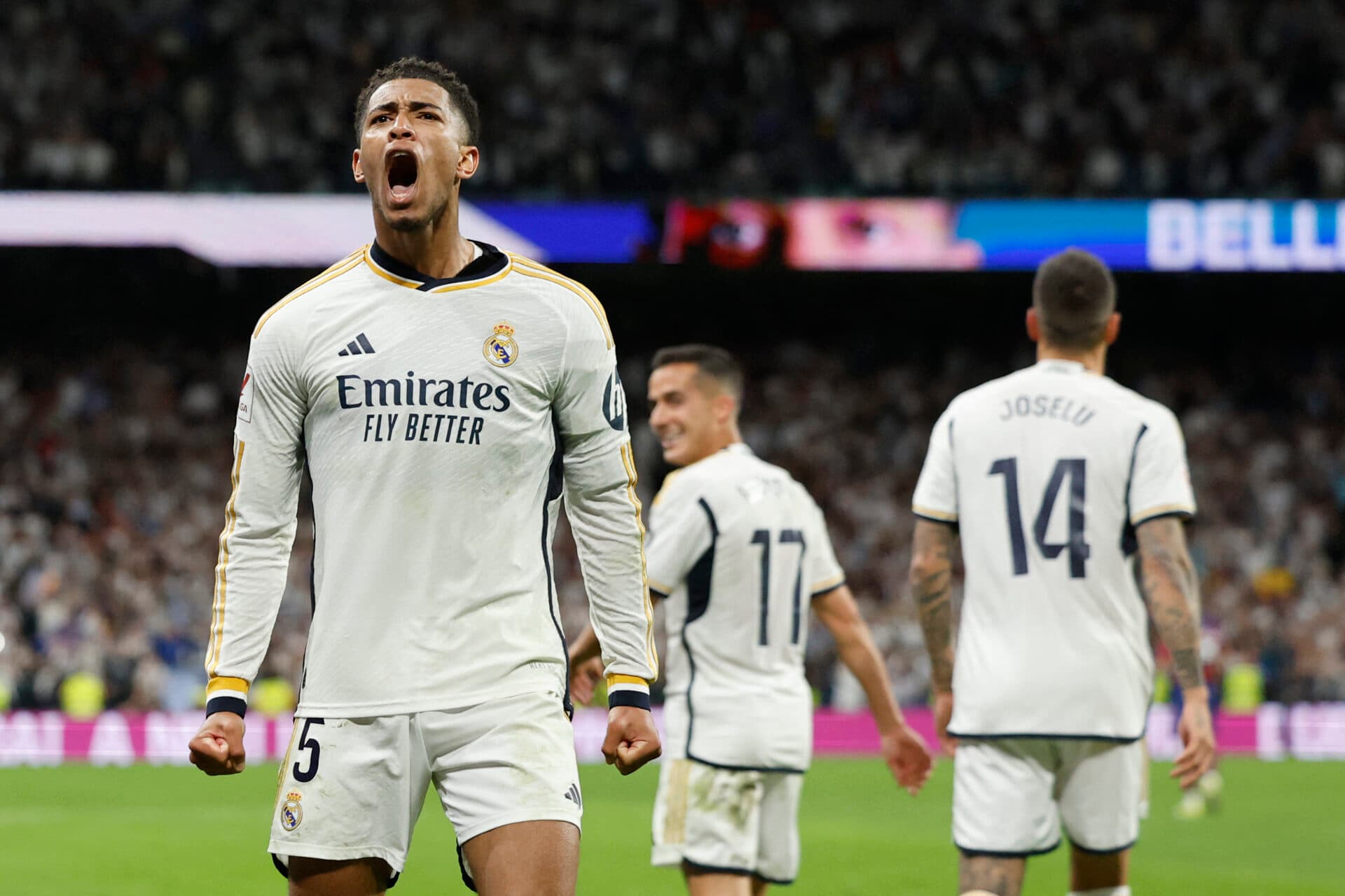 Real Madrid vira El Clásico no final, bate o Barcelona e se aproxima de título