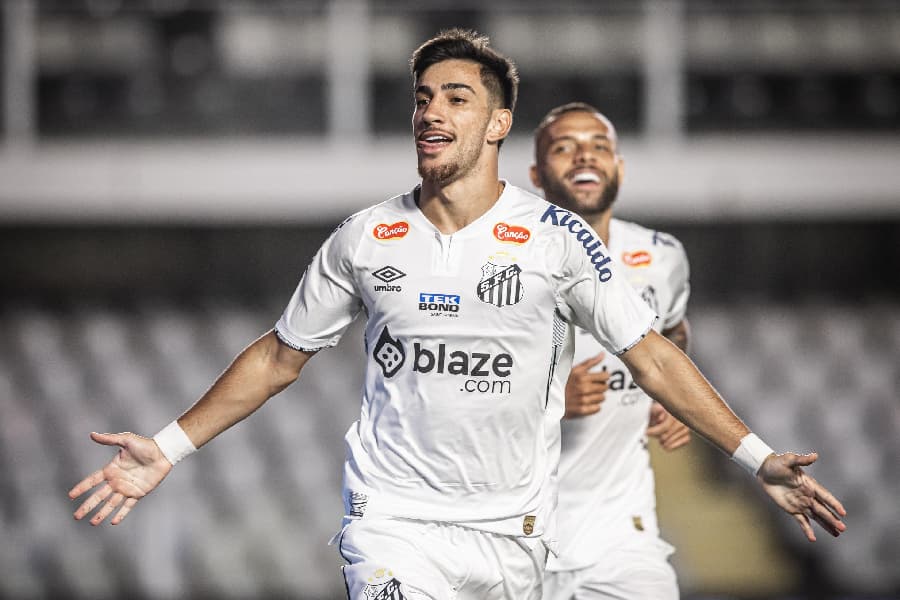 Santos supera dificuldades e estreia na Série B com vitória contra o Paysandu