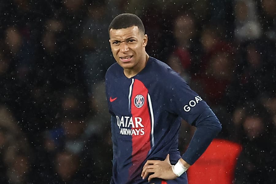 Mbappé anuncia saída do Paris Saint-Germain ao fim da temporada