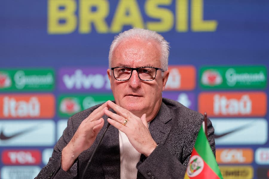 Dorival convoca seleção com Estêvão, Luiz Henrique e Pedro