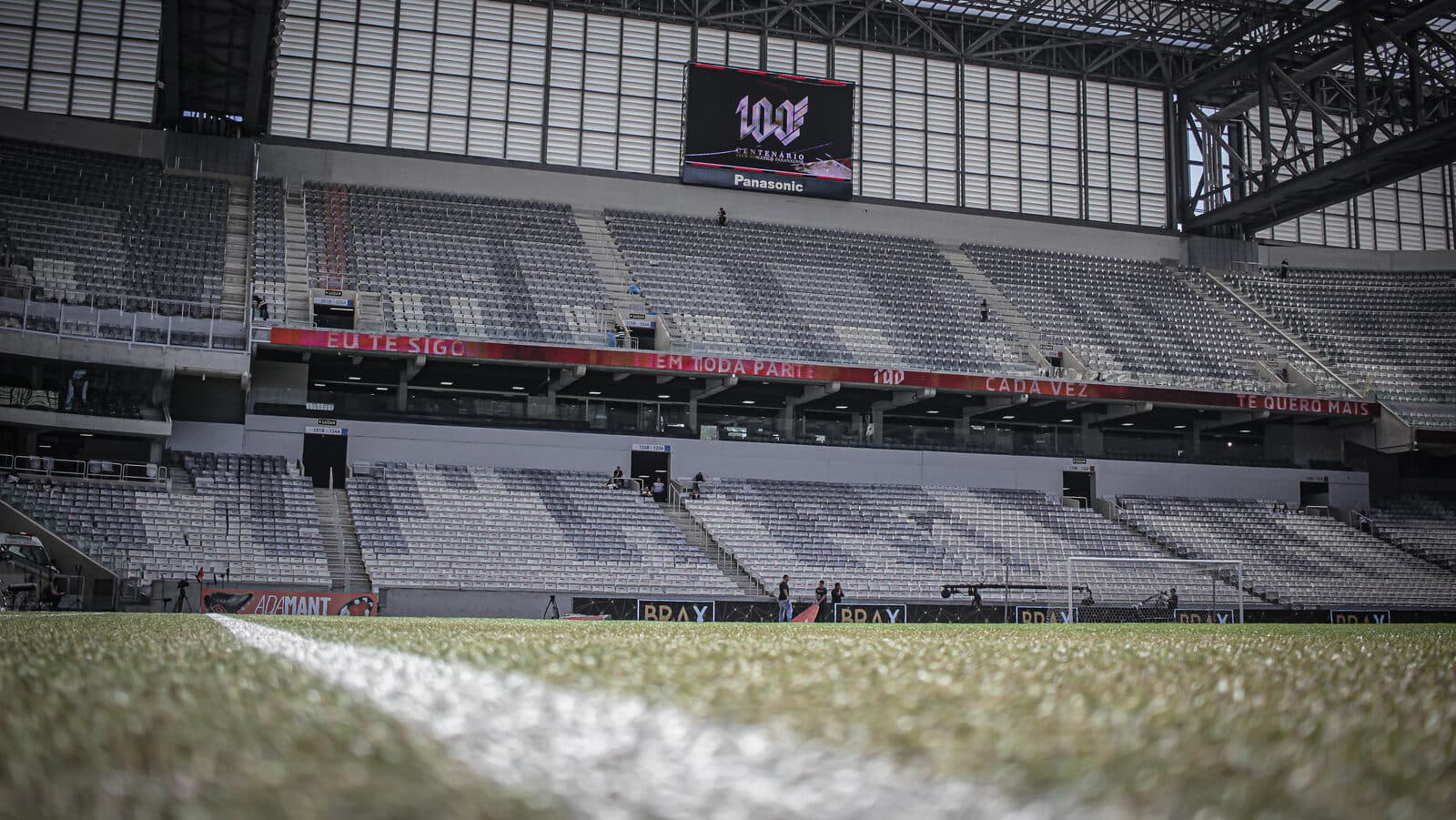 Fatal Model faz oferta por naming rights da Arena da Baixada