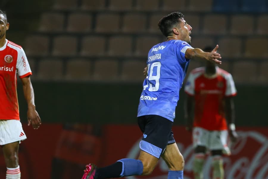 Inter leva virada relâmpago em volta e se complica na Sul-Americana