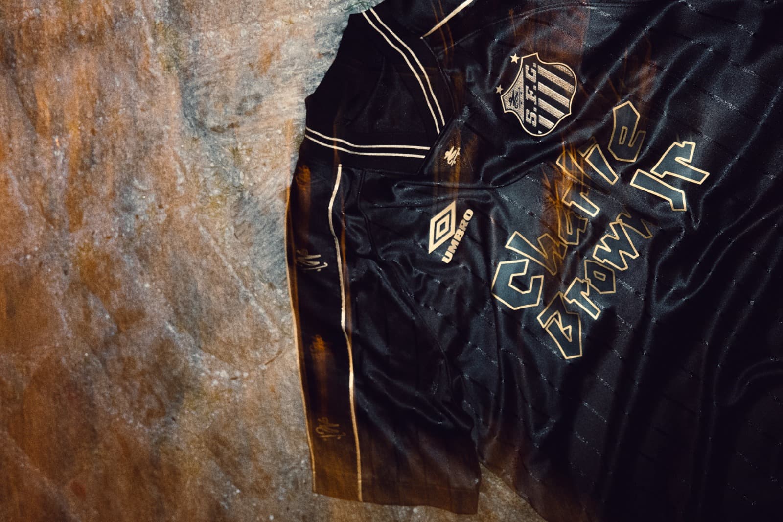 Santos e Charlie Brown Jr: Umbro lança nova camisa