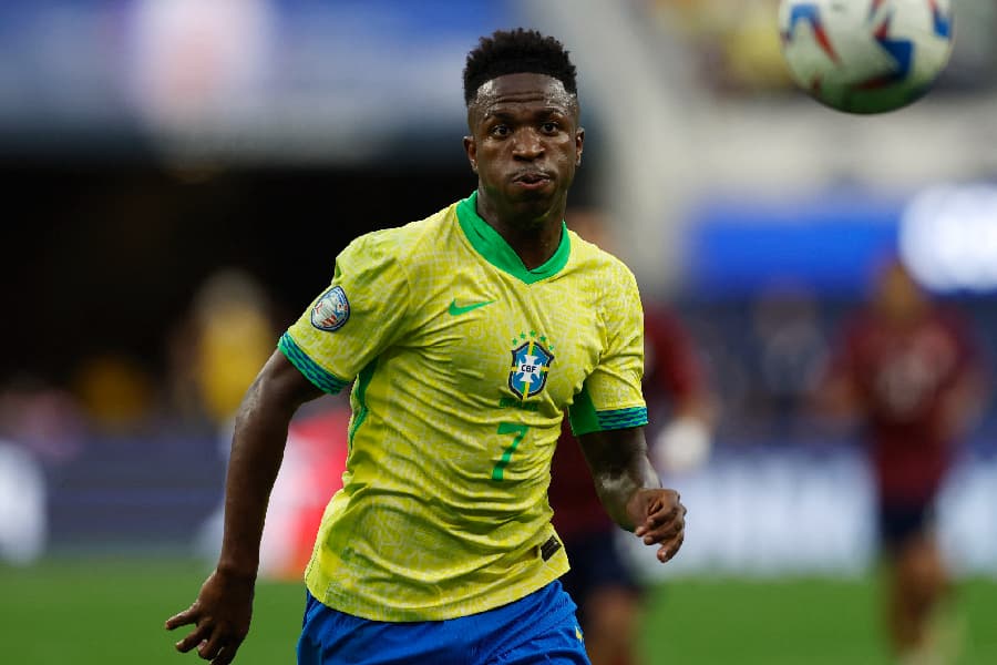 Vini Júnior se sente visado e diz que pode ser protagonista sem Neymar