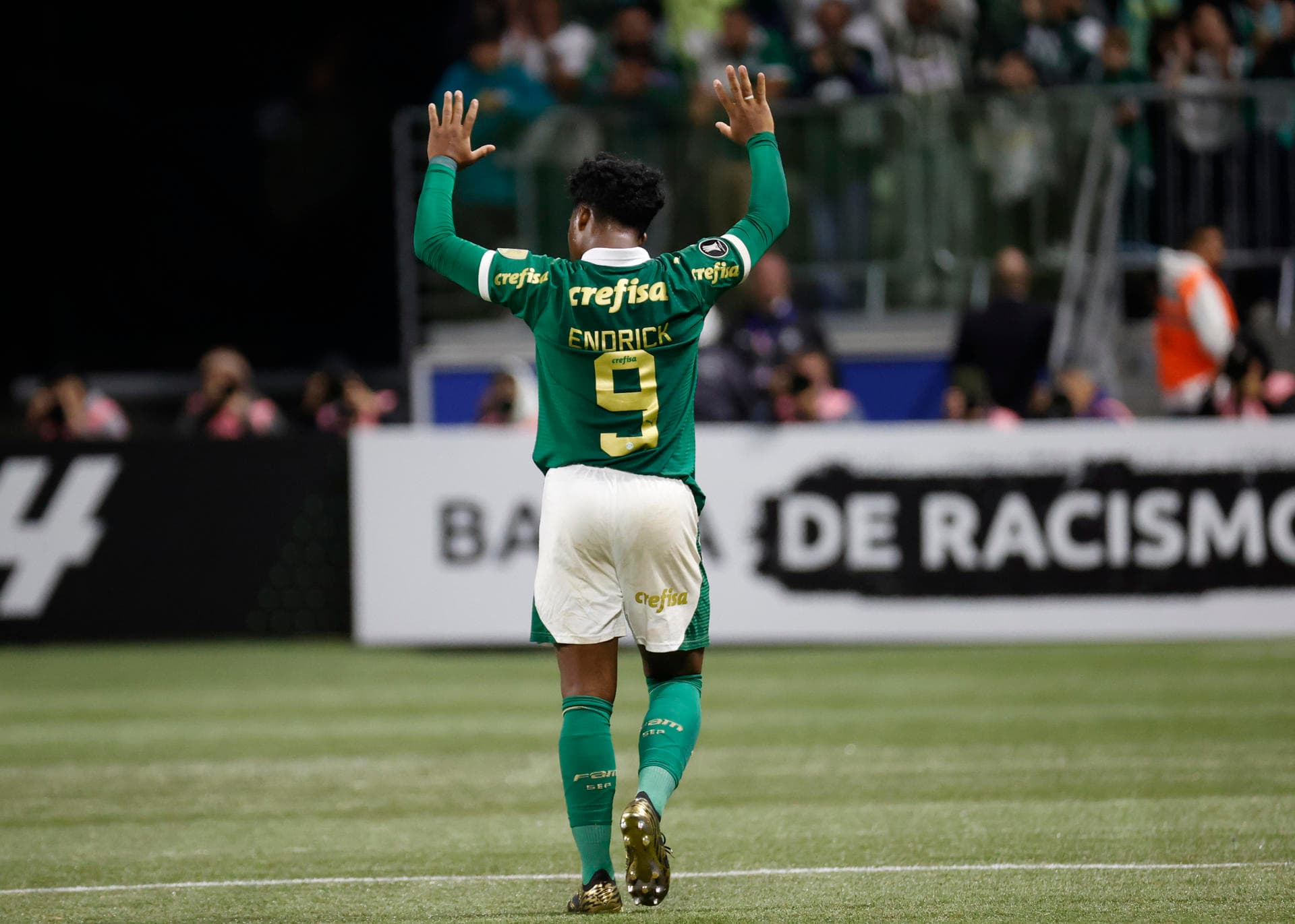 Jornal espanhol revela número que Endrick vai usar no Real Madrid