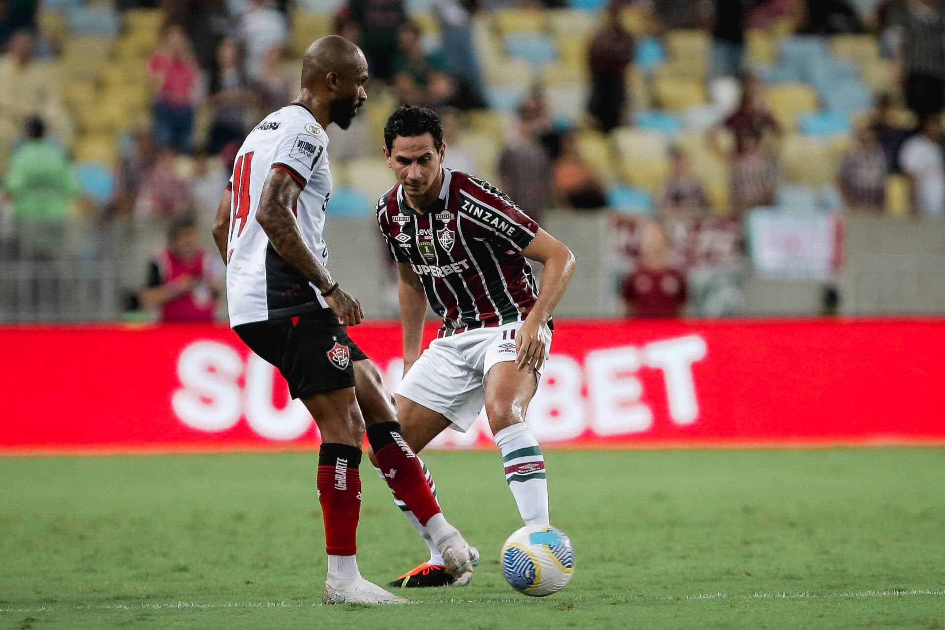 Vitória bate Fluminense e afunda Tricolor em crise