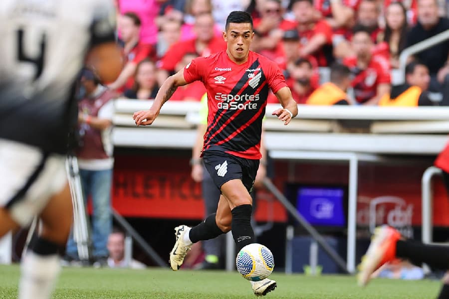 Corinthians busca empate no final e atrapalha o Athletico-PR