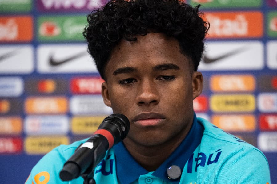 Endrick lembra Abel e refuta pressa por titularidade: ‘Não pulo etapas’