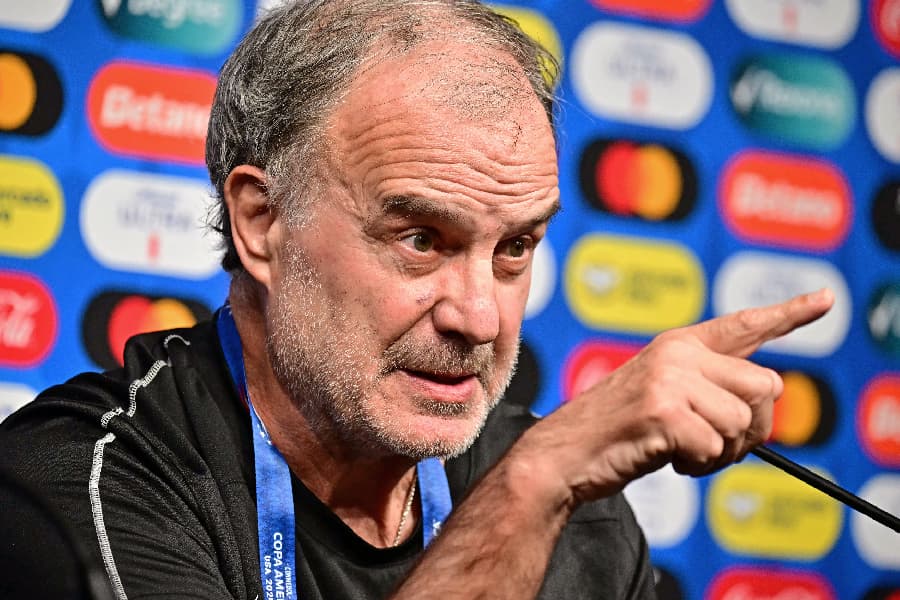 São Paulo e Palmeiras fazem Bielsa ‘quebrar protocolo’ e lamentar: ‘Pobre futebol’