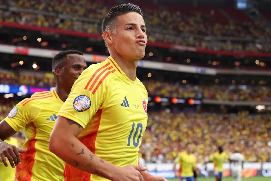 James faz recital e vira favorito ao trono de craque da Copa América