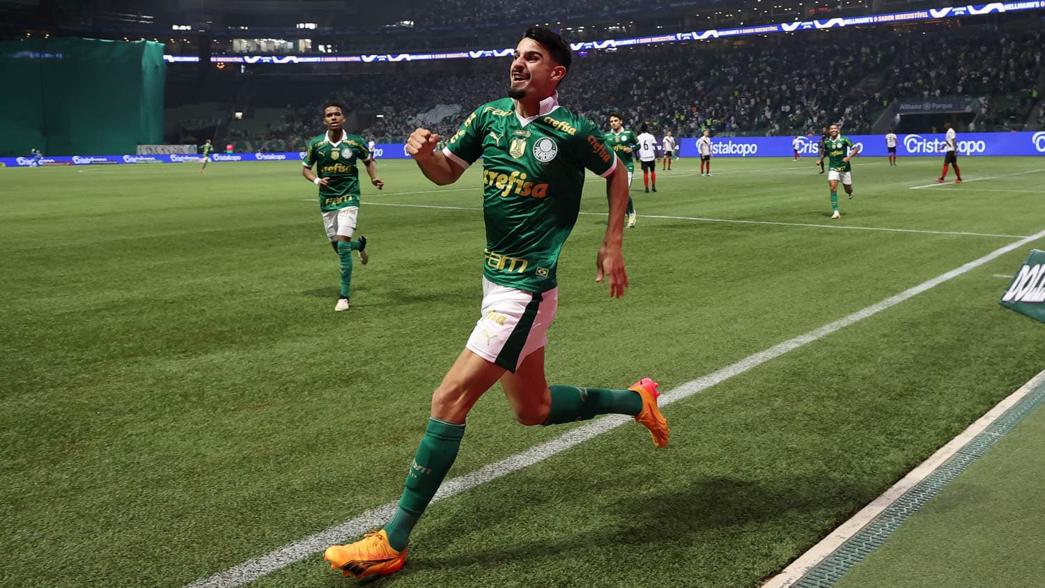 Palmeiras domina o Atlético-GO e pressiona rivais na ponta