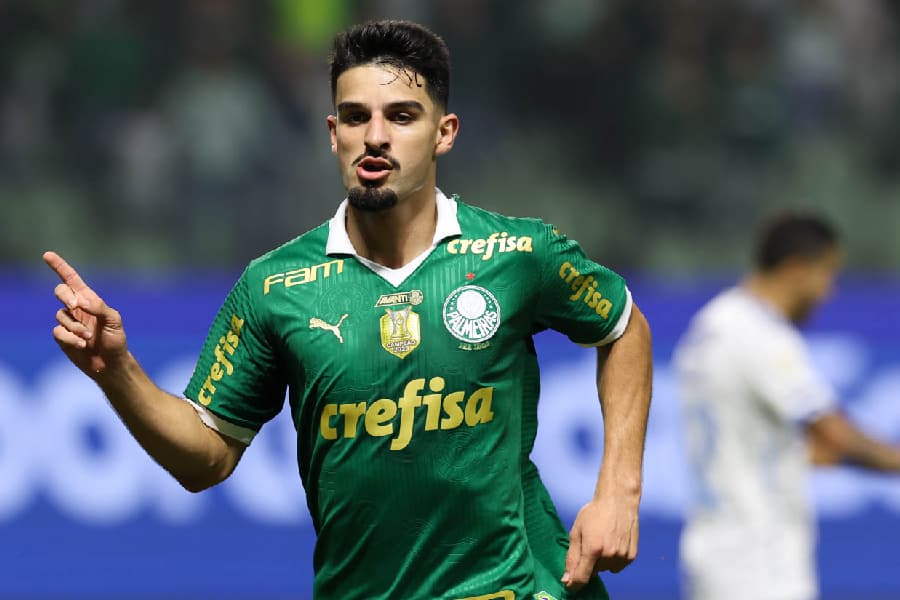 Palmeiras bate o Cruzeiro e segue na cola do líder Botafogo