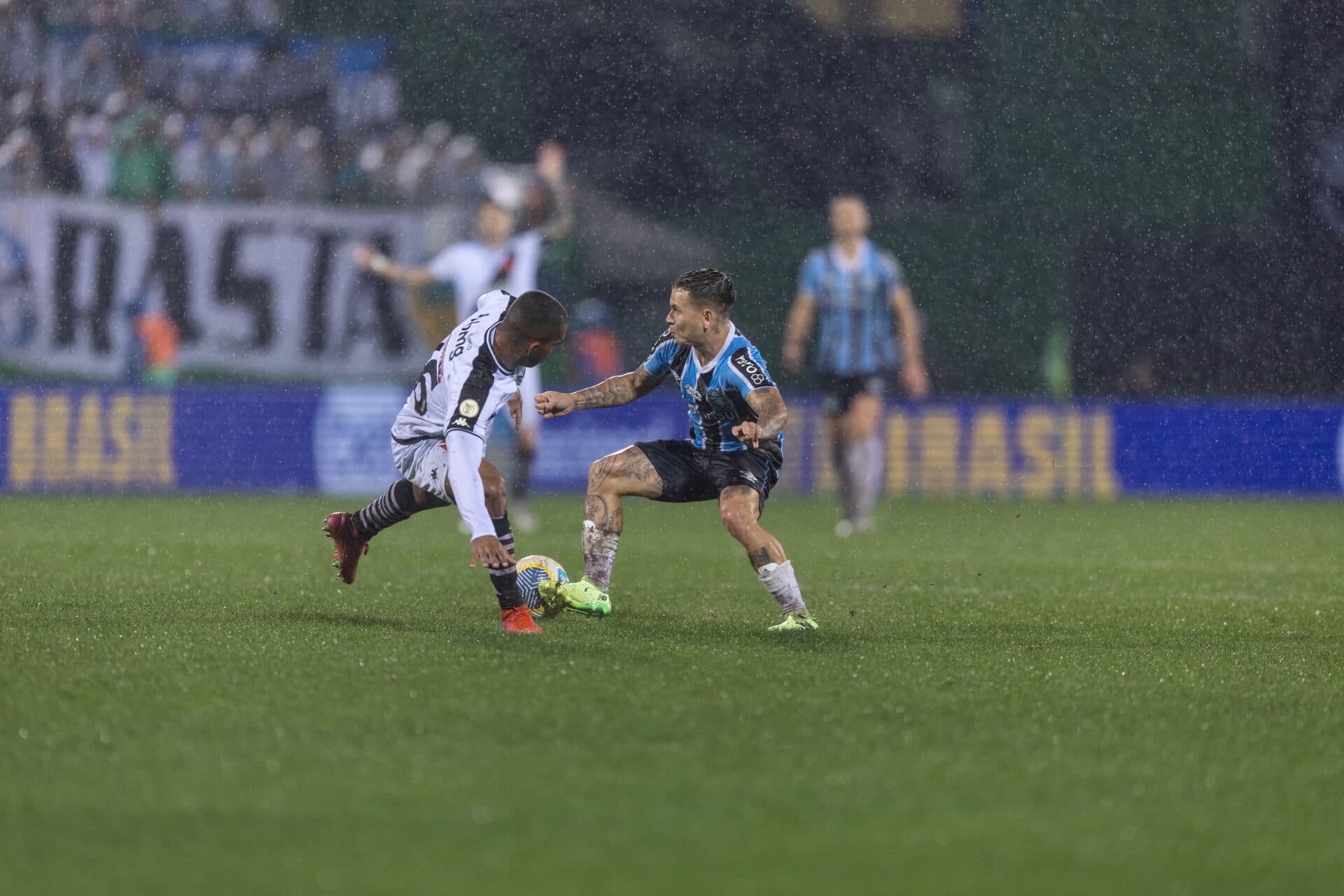 Soteldo é decisivo contra o Vasco e Grêmio escapa do Z-4