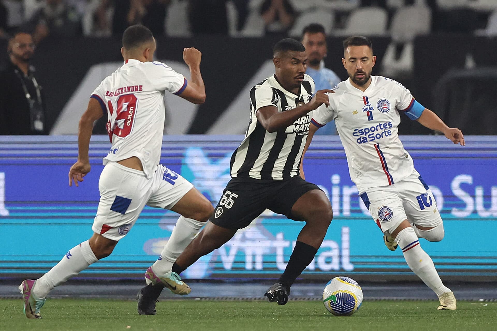 Botafogo e Bahia empatam e confronto segue aberto na Copa do Brasil