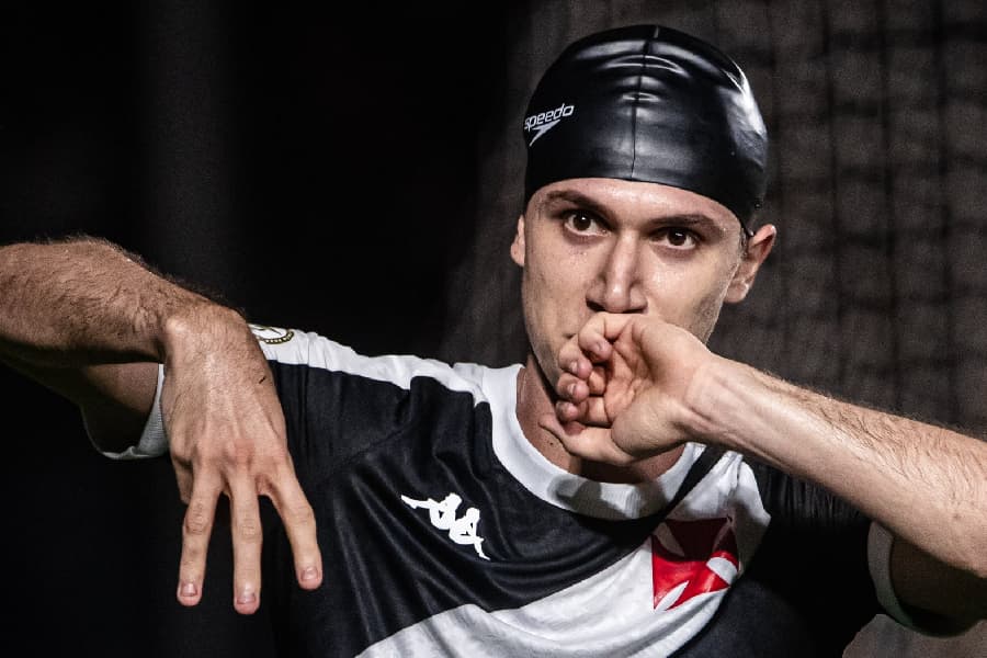 Vasco quebra jejum de 14 anos contra Corinthians e sobe na tabela