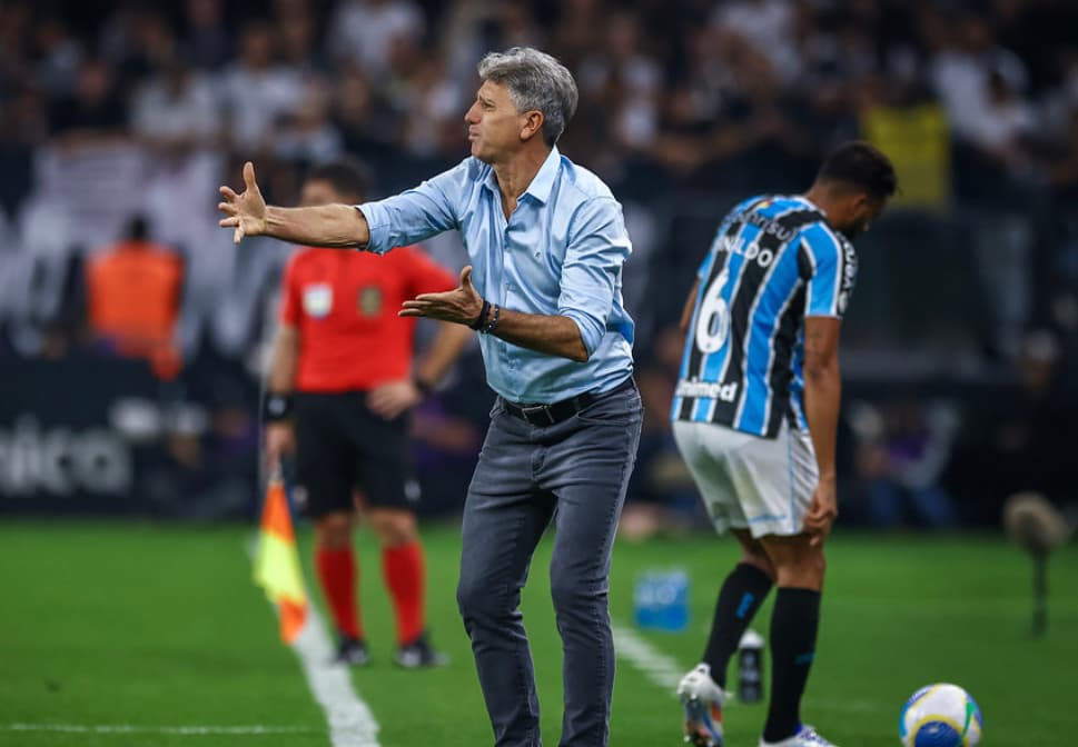 Renato se revolta: ‘VAR, Corinthians, Itaquera… a gente sabe como funciona’