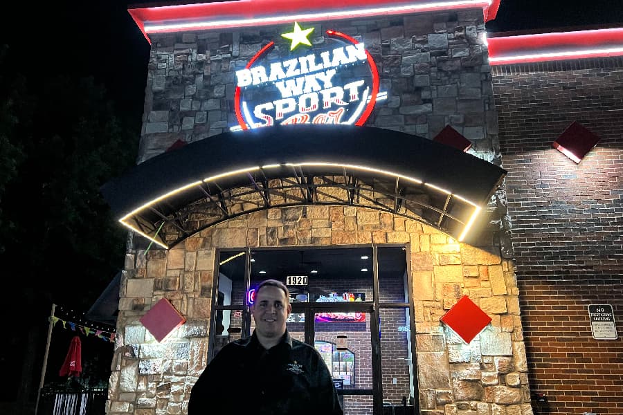 Restaurante nos EUA adapta ‘festa brasileira’ para colombianos