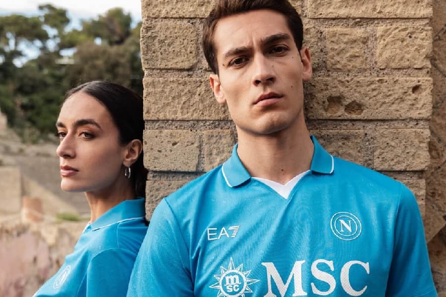 Napoli altera escudo e lança nova camisa