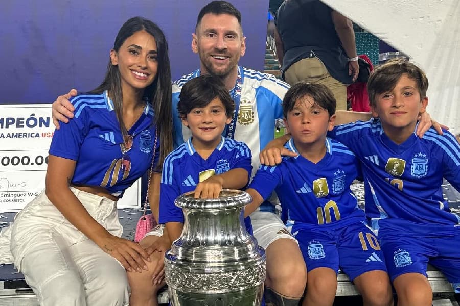 Messi amplia recorde de jogador com mais títulos na história