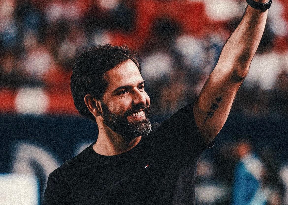 Destaque no exterior, Gustavo Leal detalha futebol mexicano