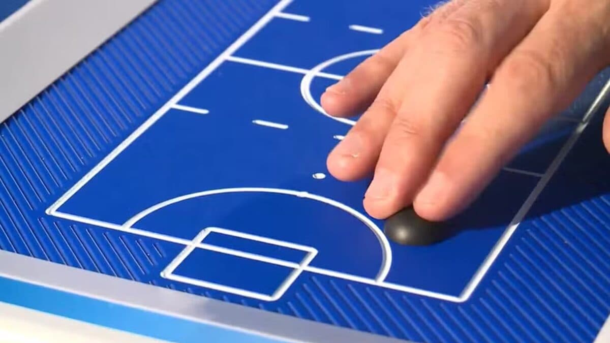 Futebol de cegos conta com inovação para acompanhar em Paris