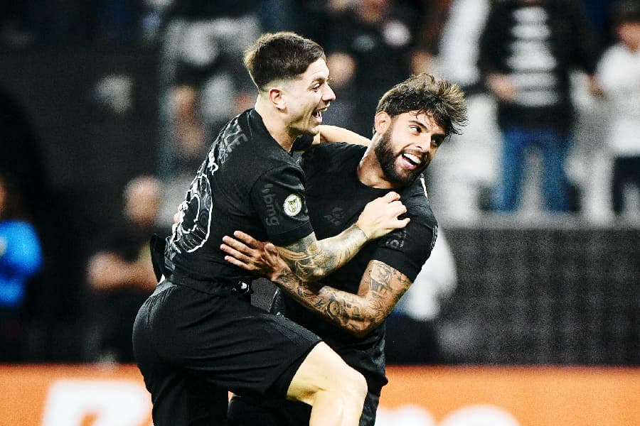 Corinthians bate Palmeiras e garante alívio no Brasileirão