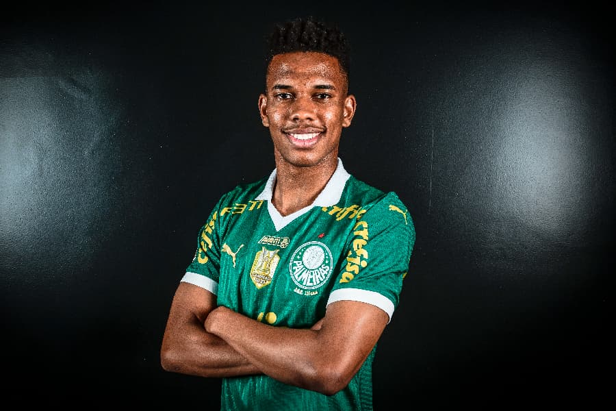 Estêvão fica no top-5 de jovens de 2024, diz pesquisa