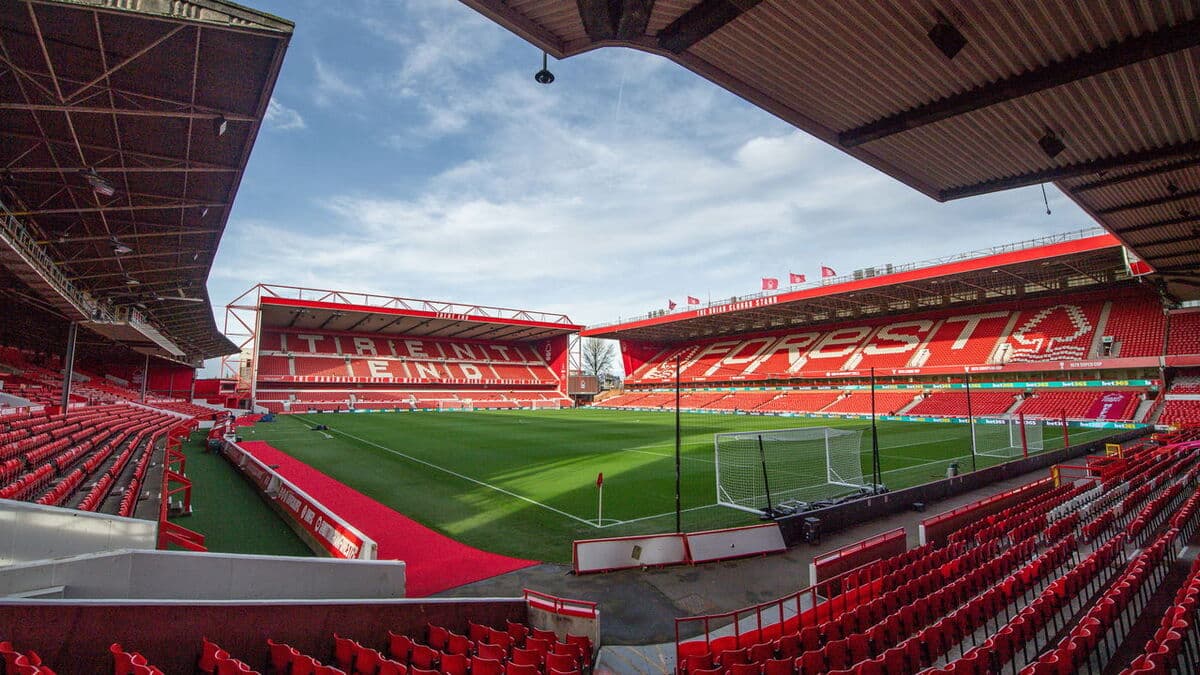Nottingham Forest recebe multa de mais de R$ 5,5 milhões