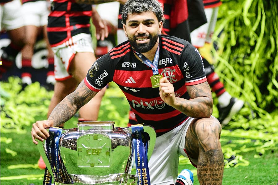 Gabigol encerra trio de 13 títulos pelo Flamengo