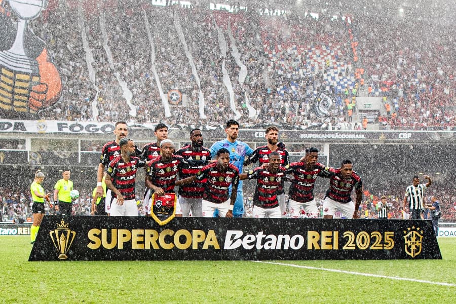 Flamengo domina o Botafogo e é campeão da Supercopa do Brasil
