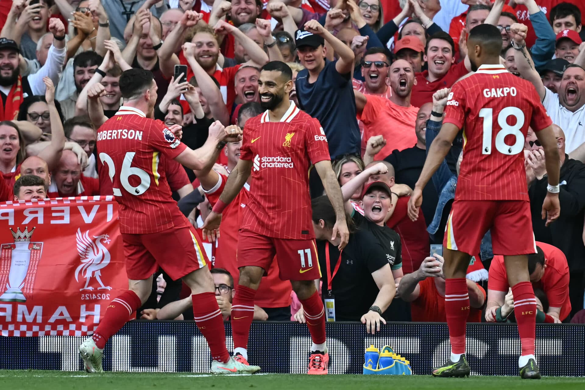 Liverpool goleia o Tottenham e é campeão antecipado da Premier League