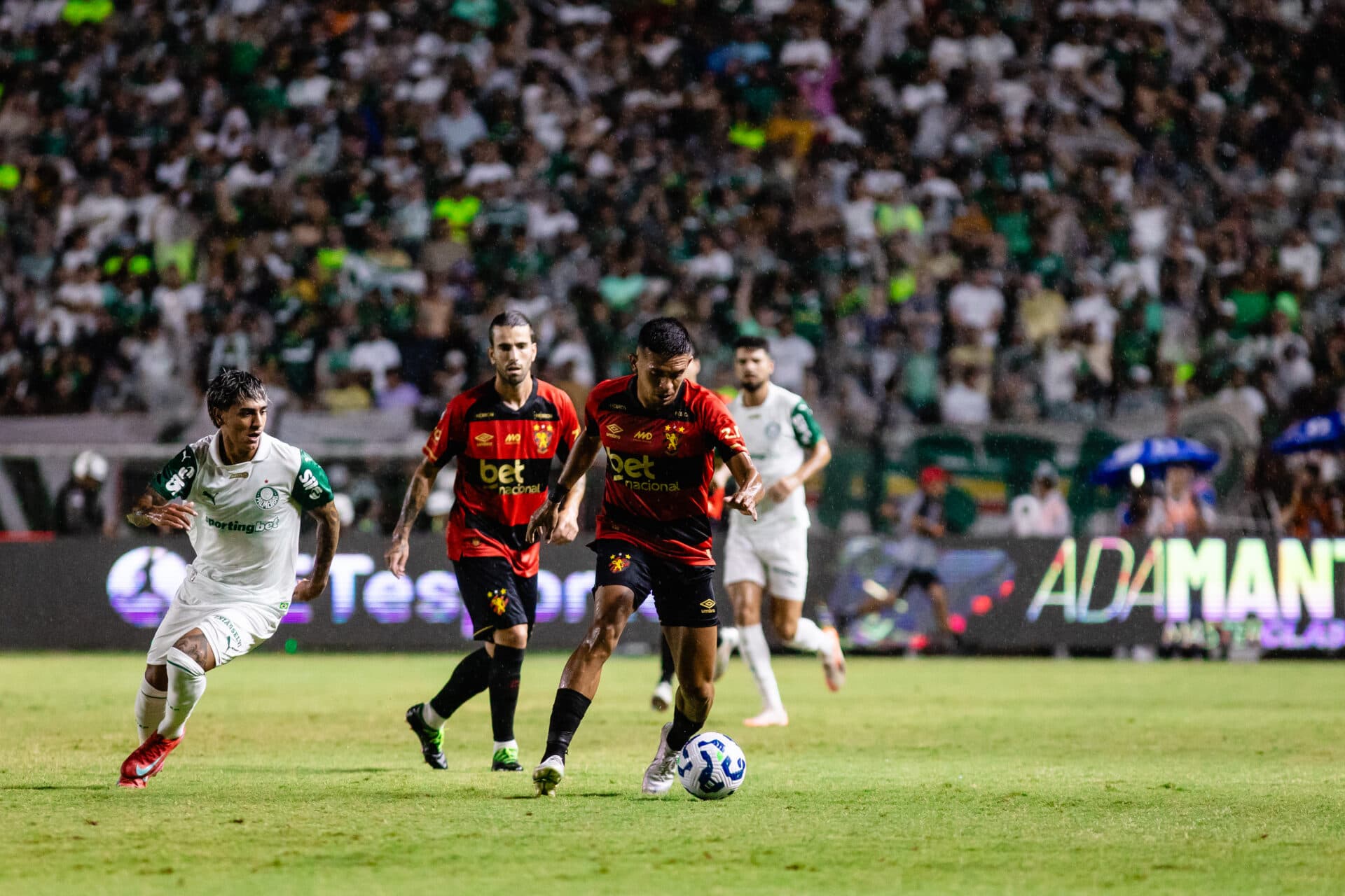 Palmeiras vence Sport com pênaltis e polêmica de arbitragem