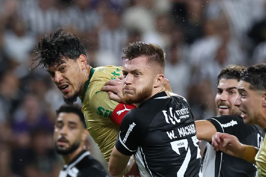 Palmeiras supera o Ceará no Castelão e larga na frente pela Copa do Brasil